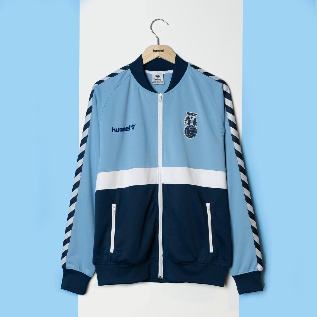 hummel1923's tweet photo. New @Coventry_City retro gear looking kinda nice 👀👀 https://t.co/hjclHPvT9J
