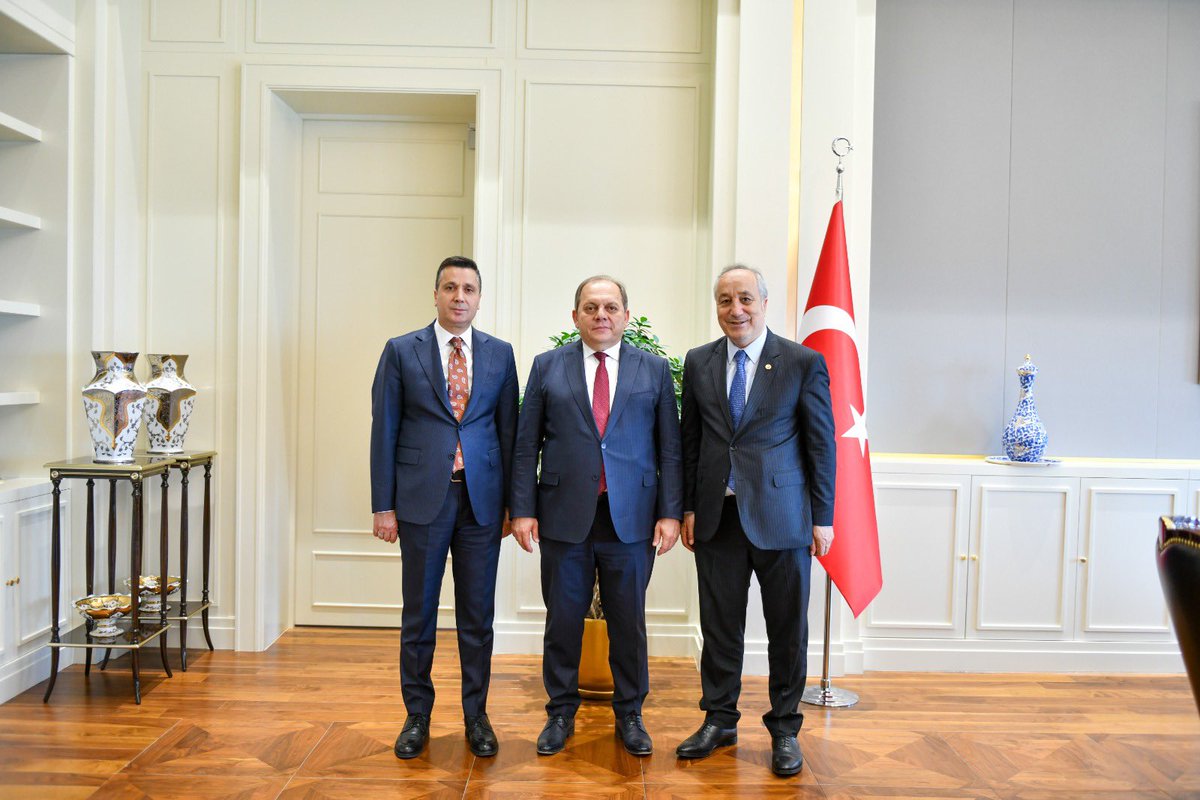 Hukukun üstünlüğü ve adaletin sağlanması için önemli bir role sahip olan Yargıtay Başkanı Ömer Kerkez'e, Yargıtay başkanı seçilmesinden dolayı Önceki dönem Muş Milletvekilimiz değerli dostum Sayın Faruk Işık ile birlikte hayırlı olsun ziyaretinde bulunduk. 
Nazik kabulleri için