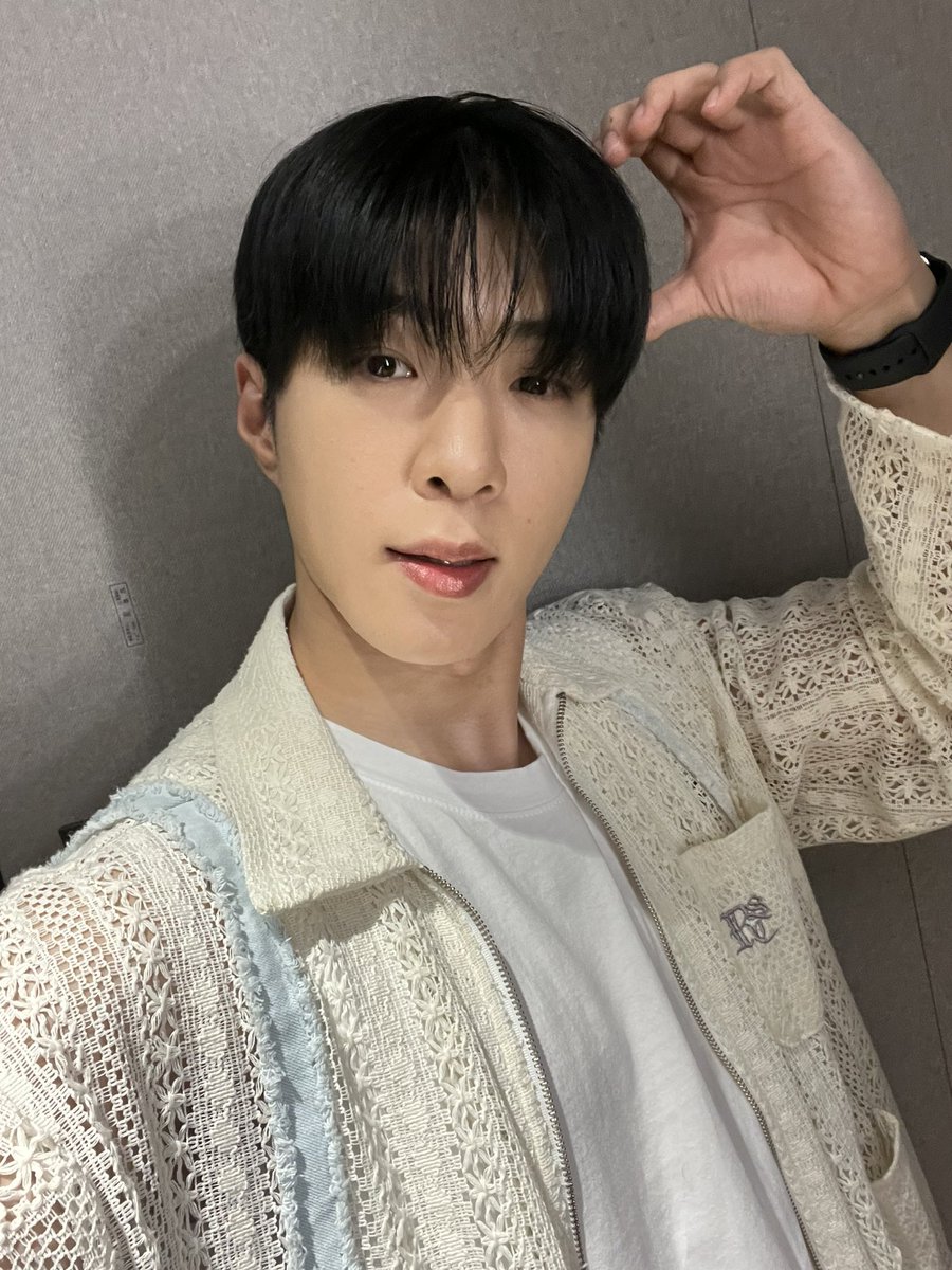 [#와이엇 #WYATT] HI🖤