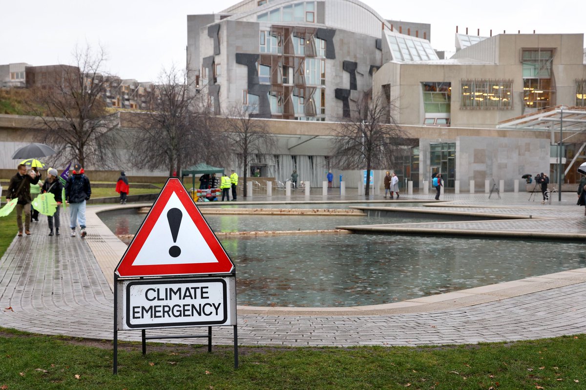 Five years on from @ScotParl declaring a climate emergency – what has happened since? Read a new blog by our Coalition Manager, Becky 👇 stopclimatechaos.scot/five-years-on-…