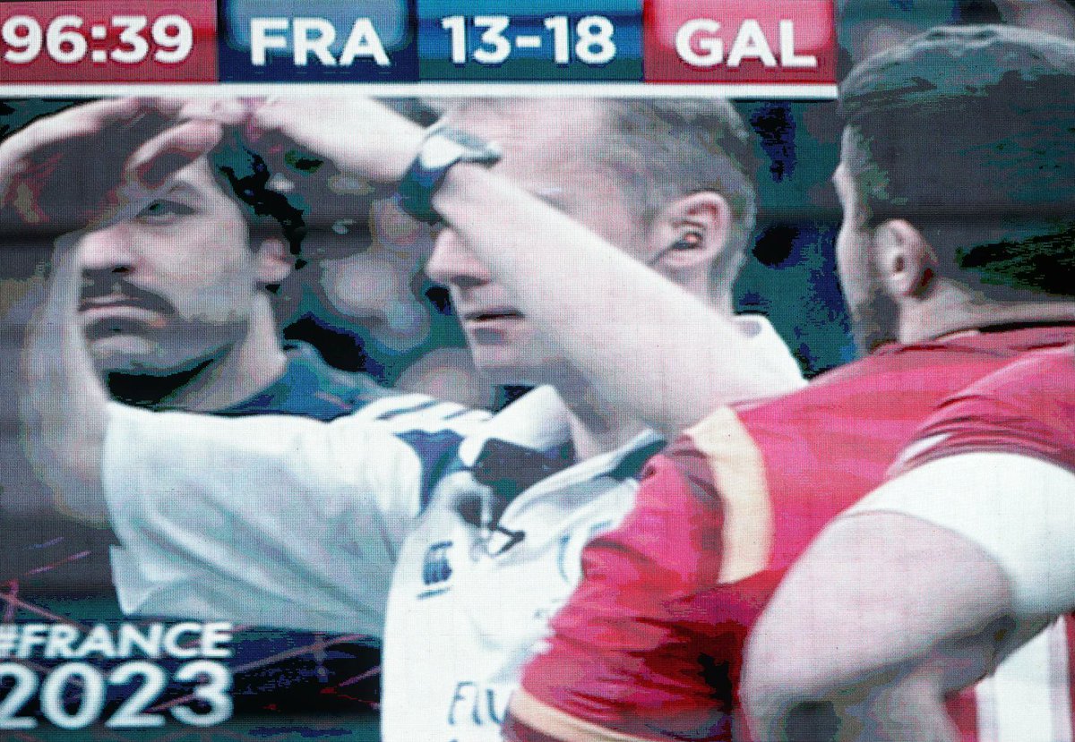 One of the most dramatic and debated games in #GuinnessM6N history 😱 The 💯minute match between France and Wales at the Stade de France in 2017 Championship will be discussed for years to come Re-live it here ➡️ tinyurl.com/2b294tt2