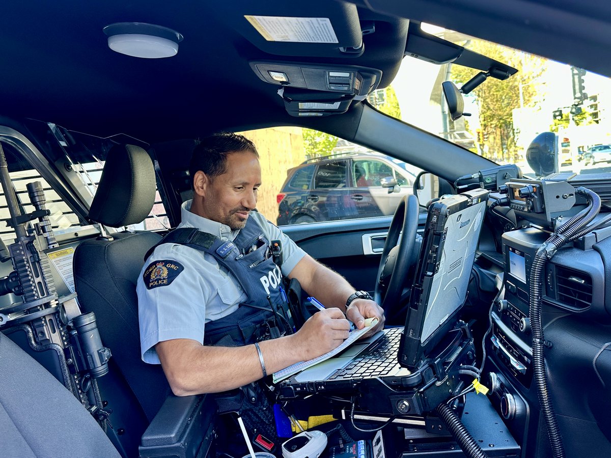 🚦 Speeding Alert: In April, our officers issued 145 violation tickets for speeding. Speed limits are there for a reason – to protect you and others. Slow down and stay safe! ow.ly/USwu50RKyye