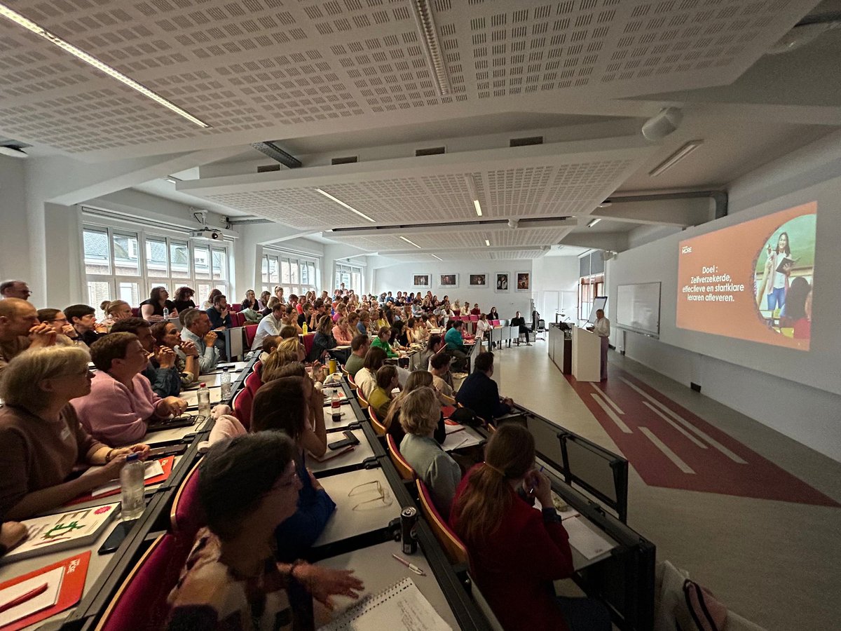 Ellie Lefevre (@lefevreellie) on Twitter photo Een volle aula met potentiële partnerscholen voor het startevent Klaar voor de Klas!
Boeiende EDI-les van <a href="/Onderwijsgek/">Marcel Schmeier</a> !@mariekesmeyers <a href="/timsurma/">Tim Surma</a> <a href="/krvanhoyweghen/">Kristel Vanhoyweghen</a> Een volle aula met potentiële partnerscholen voor het startevent Klaar voor de Klas!
Boeiende EDI-les van <a href="/Onderwijsgek/">Marcel Schmeier</a> !@mariekesmeyers <a href="/timsurma/">Tim Surma</a> <a href="/krvanhoyweghen/">Kristel Vanhoyweghen</a>