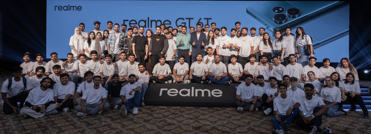 We are Family! #realmeCommunity
Gathered on the Launch of #realmeGT6T the #TopPerformer 

buy.realme.com/in/goods/697