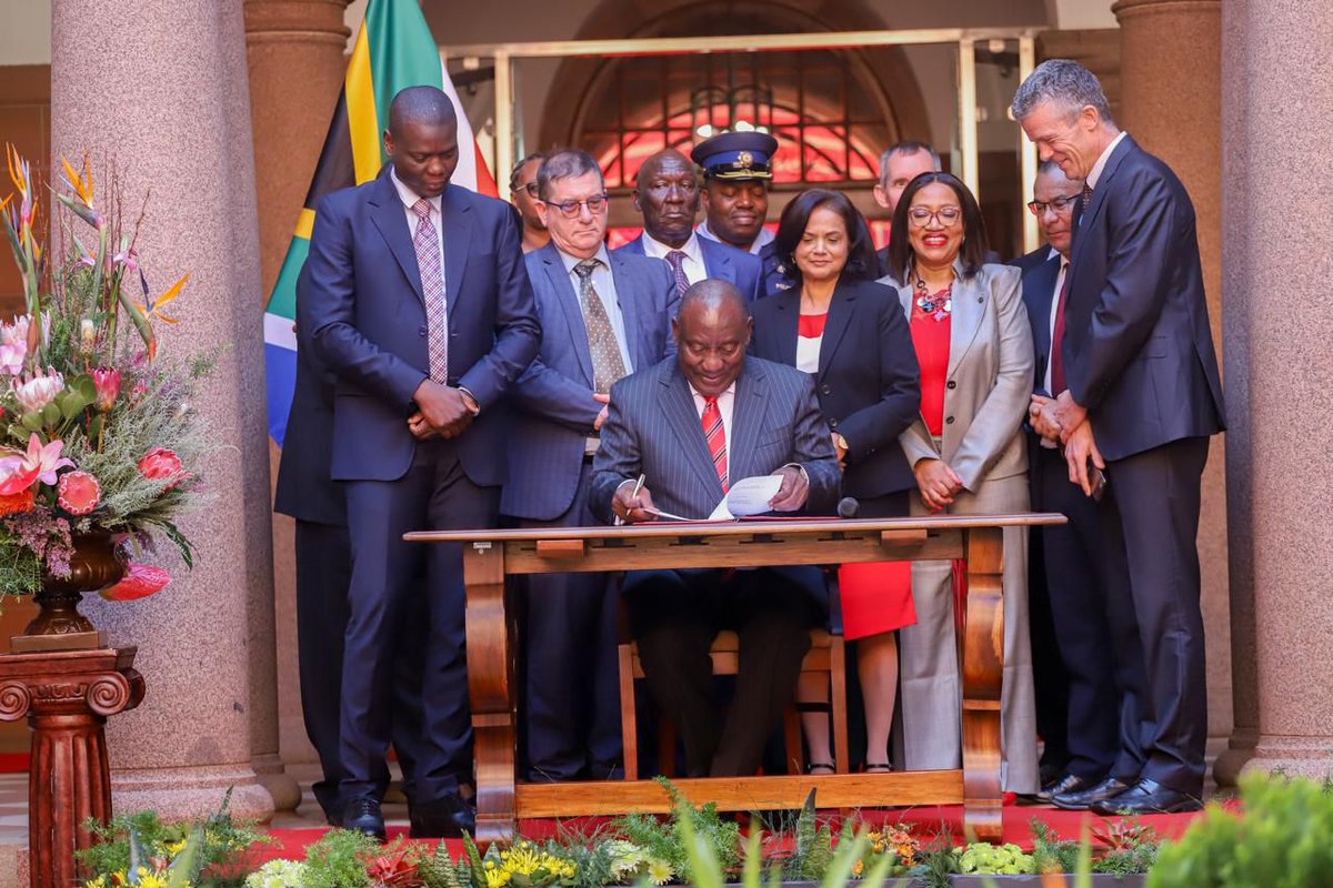 *HISTORY MADE!!*

President Cyril Ramaphosa has signed the historic National Prosecuting Authority Amendment Bill. We now have a Scorpions type institution to fight the scourge of corruption. This unit will have FULL POLICE powers. If you are corrupt leave South Africa now. Soon
