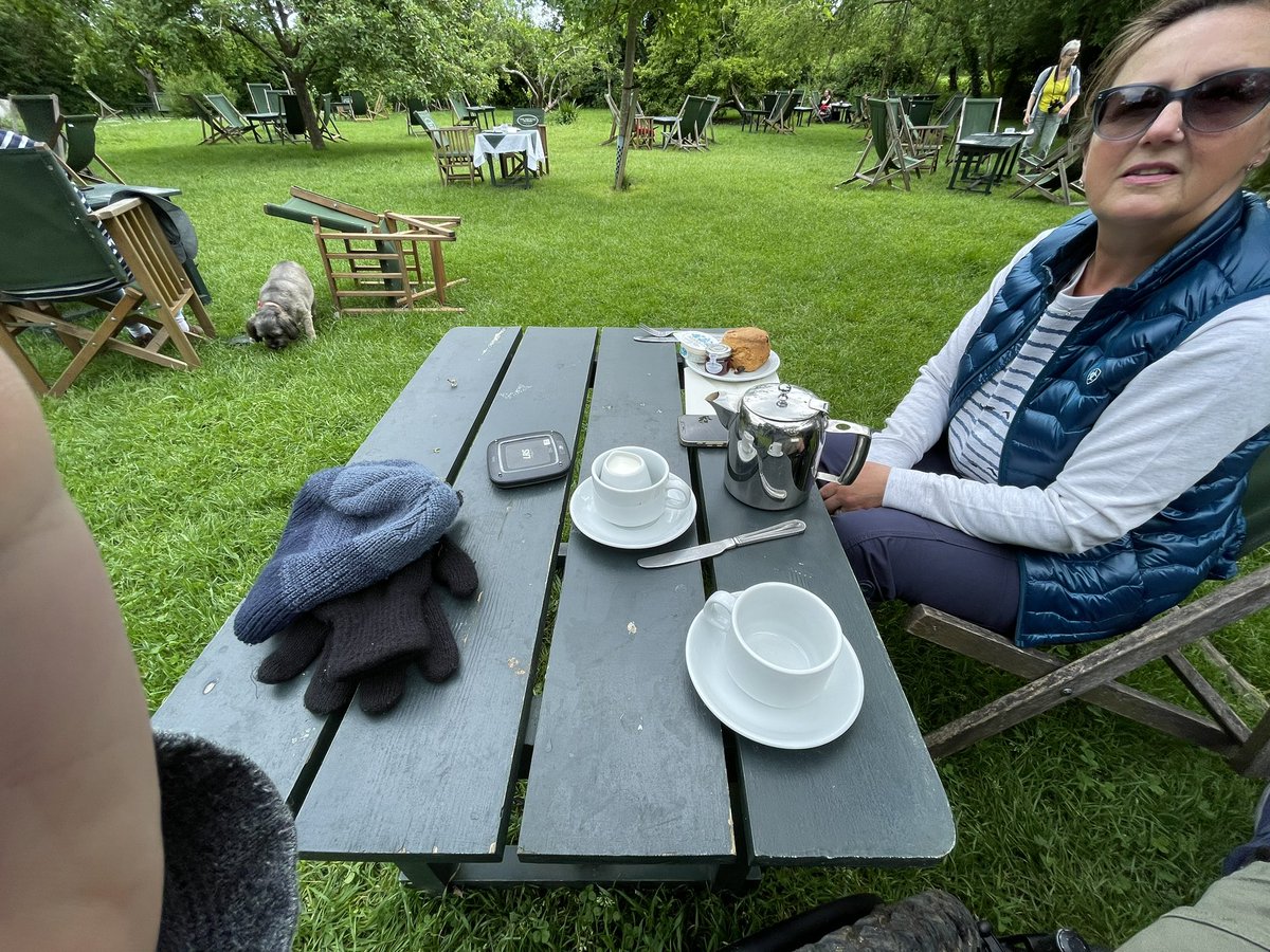history99917180's tweet photo. We went for a walk on Granchester meadows followed by afternoon tea. 

OMG, we’re so utterly middle class. 

#keptman https://t.co/mwQVtVHHhQ