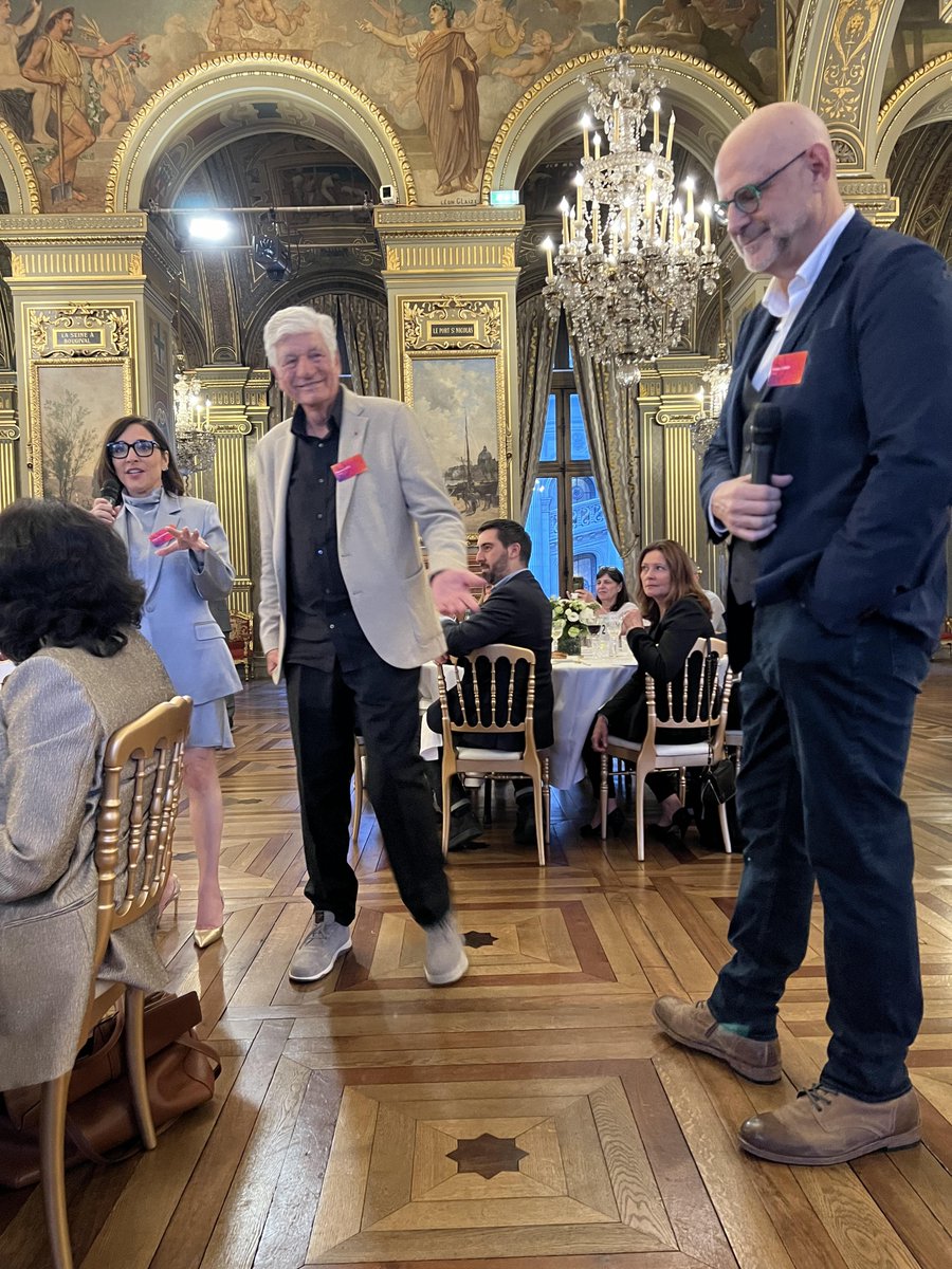 Wish I had a better picture. This is me, Maurice Lévy and the great author Harlan Coben at the @VivaTech CEO dinner last night. I never met Harlan before nor could I have ever imagined being seated next to him at a dinner. Well it happened. You see, Harlan's great books were a