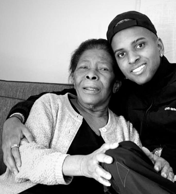 Rodrygo’s grandmother has passed away yesterday.

Our deepest condolences to Rodrygo & his family. 🤍🙏