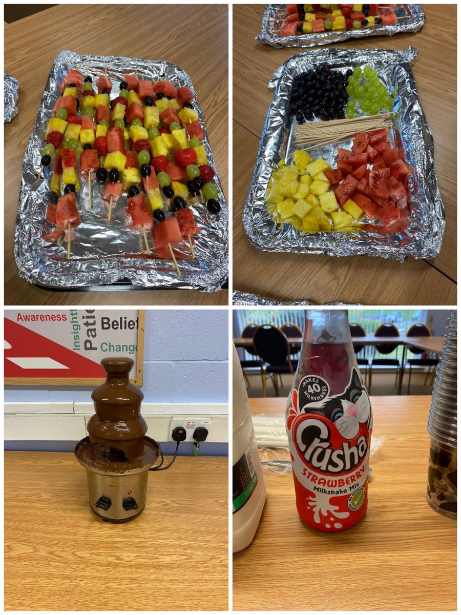 Fruit kebabs 🍓🍉🍎🍍🥝 Chocolate fountain 🍫🍫 Strawberry milkshake 🍓🍓🥛🥛 Made for year 10 attendance reward. 👏👏👏 @IDSHeadteacher @IDS3to18