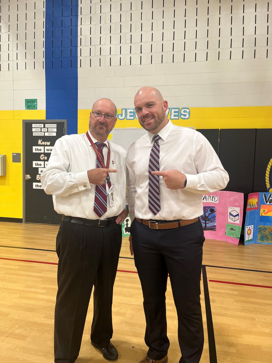 clpchoir's tweet photo. When you twin on the last day of school! #loveCLP https://t.co/U0afVYp02e