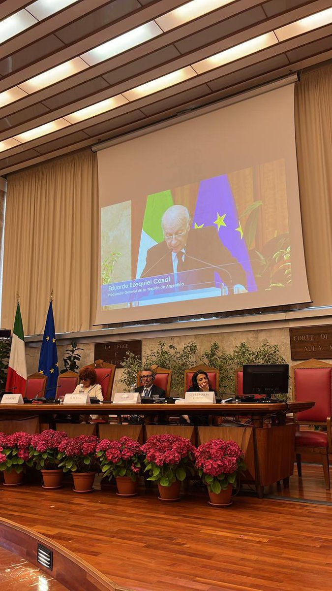 🌐 El procurador, Eduardo Casal, participa de las jornadas: “Encuentros de estudio y coordinación sobre el tráfico internacional de drogas en honor de Giovanni Falcone” organizados por la Fiscalía Nacional Antimafia y Antiterrorismo de Italia.