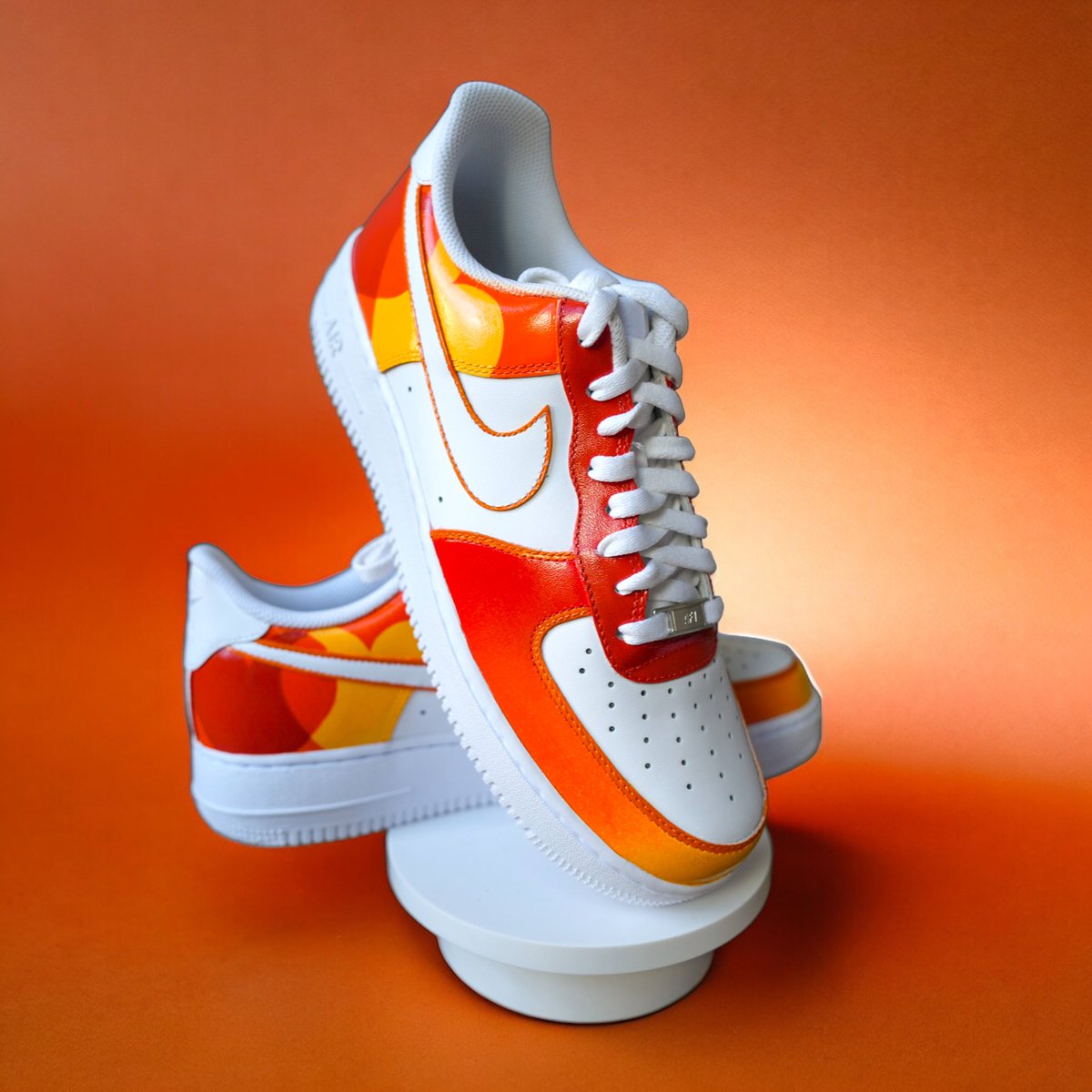 GM friends! 

Sending out the week with a bang!! Just finished these incredible @Mastercard themed custom sneakers for the most wonderful @bepositive! ❤️🧡