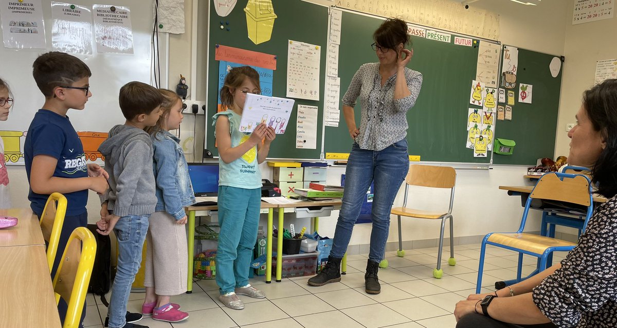 AnneCeCallejon's tweet photo. #PLJ70 En direct de l’école de Sornay avec Céline Claire et la classe de CP/CE1. Bravo à tous !
🟡Rencontre avec l’autrice
🟢Lectures des livres 📚 celui de la classe 🤩 et de Céline « Ma semaine avec mes animaux »
🟡Atelier créatif cherche/trouve @DSDEN70 @Canope_70 @Toftaky https://t.co/mTWSO8xJ7c