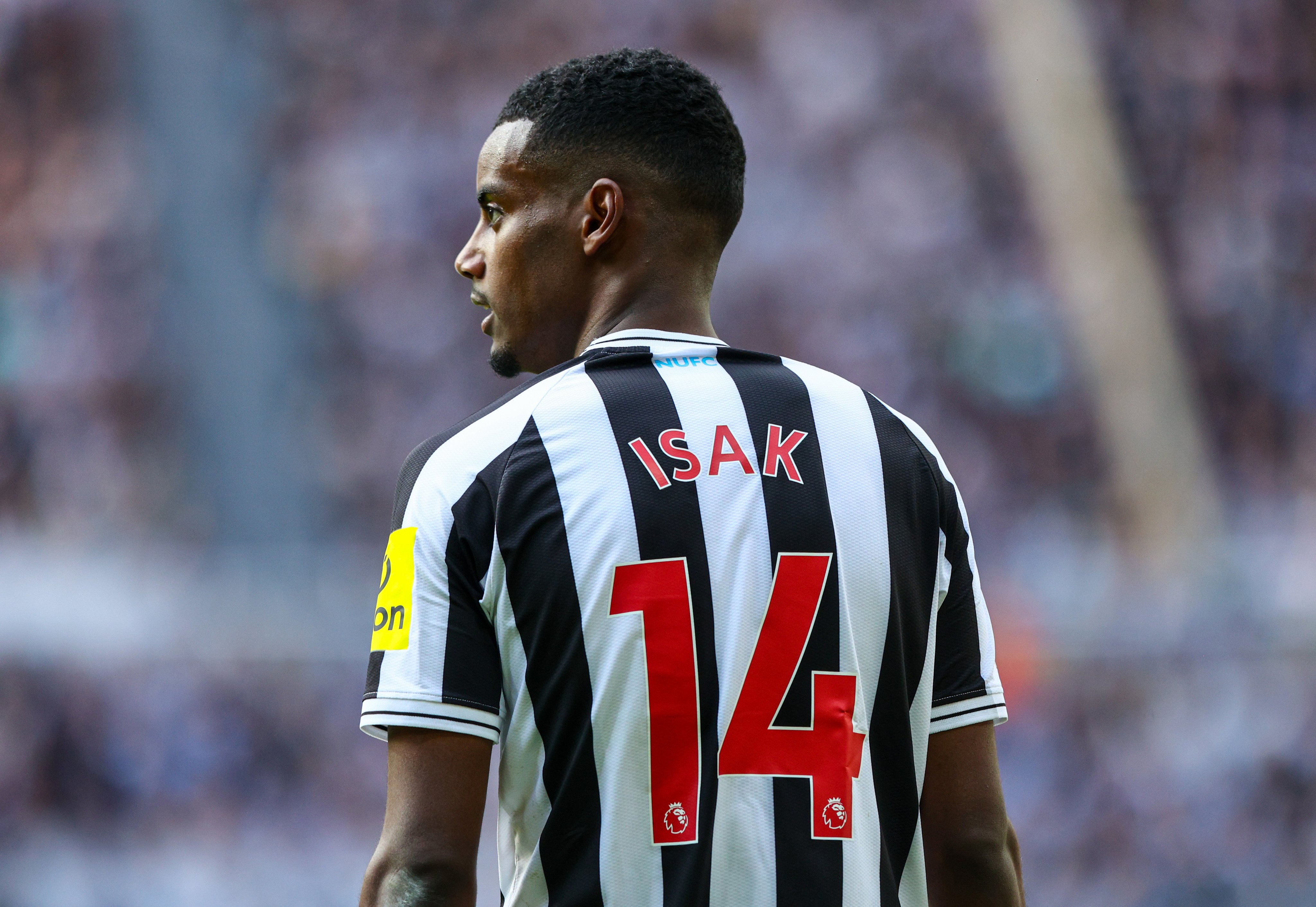 ARSENAL HANDED ISAK TRANSFER BOOST