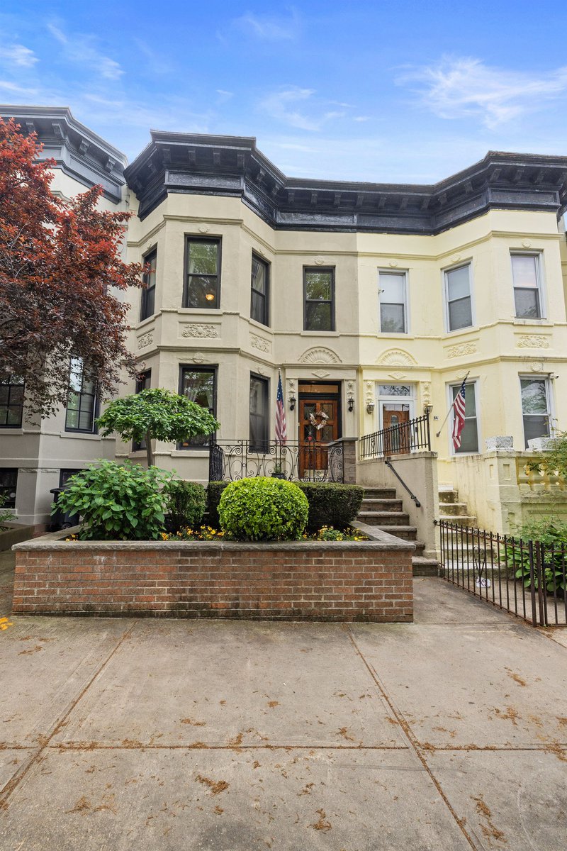 Beautiful one family limestone in the 70’s near the pier, ferry & shore promenade. 4 bedrooms. Open layout. Excellent condition. Has been with same family for over 70 years. Offered at $1,425,000 #BayRidge #newyork #forsale #sunsetpark @bayridgefams #brownstone @nypmetro #nyc