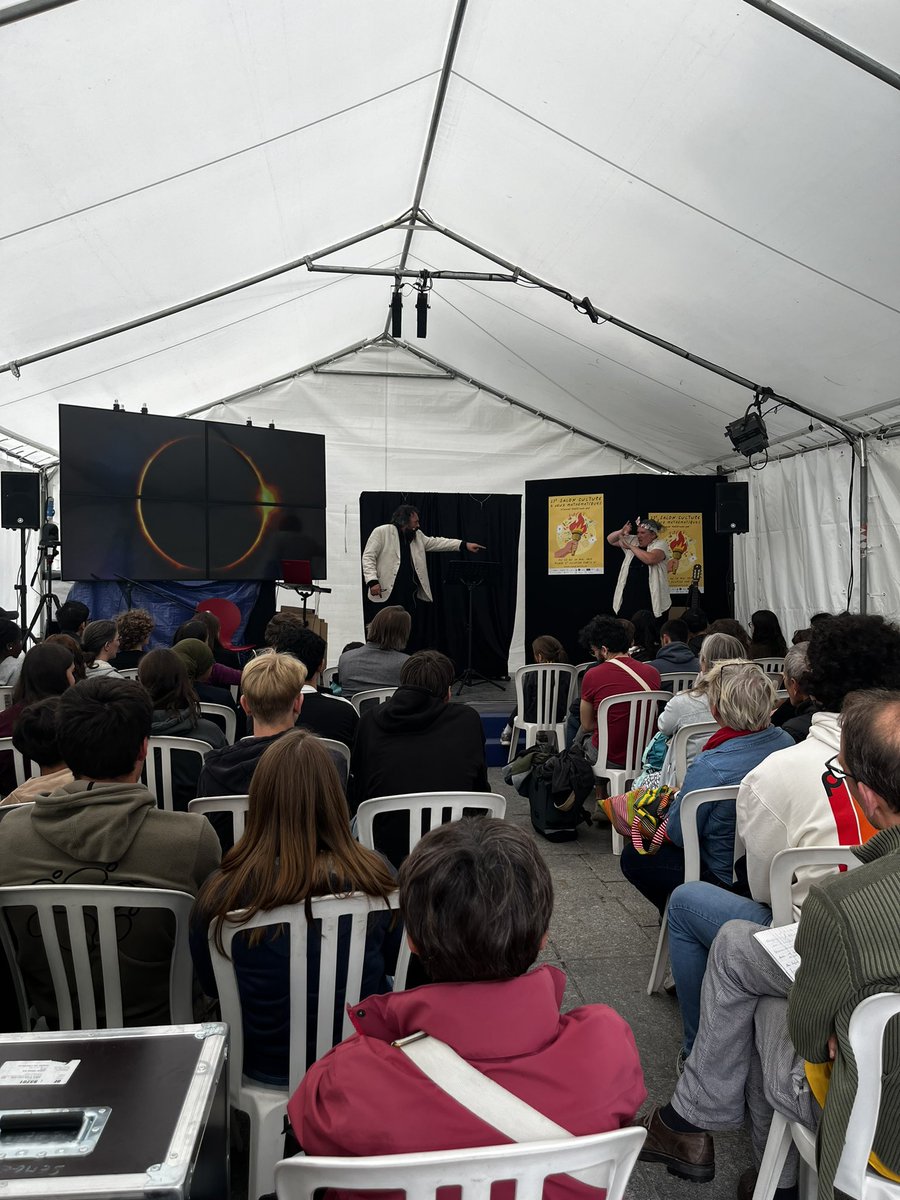 Salle comble pour le spectacle “XX Elles, les Grandes Inconnues” de la Compagnie Île Logique 🤩
💻 Assistez vous aussi au spectacle depuis chez vous animath.live/channel_2/inde…
