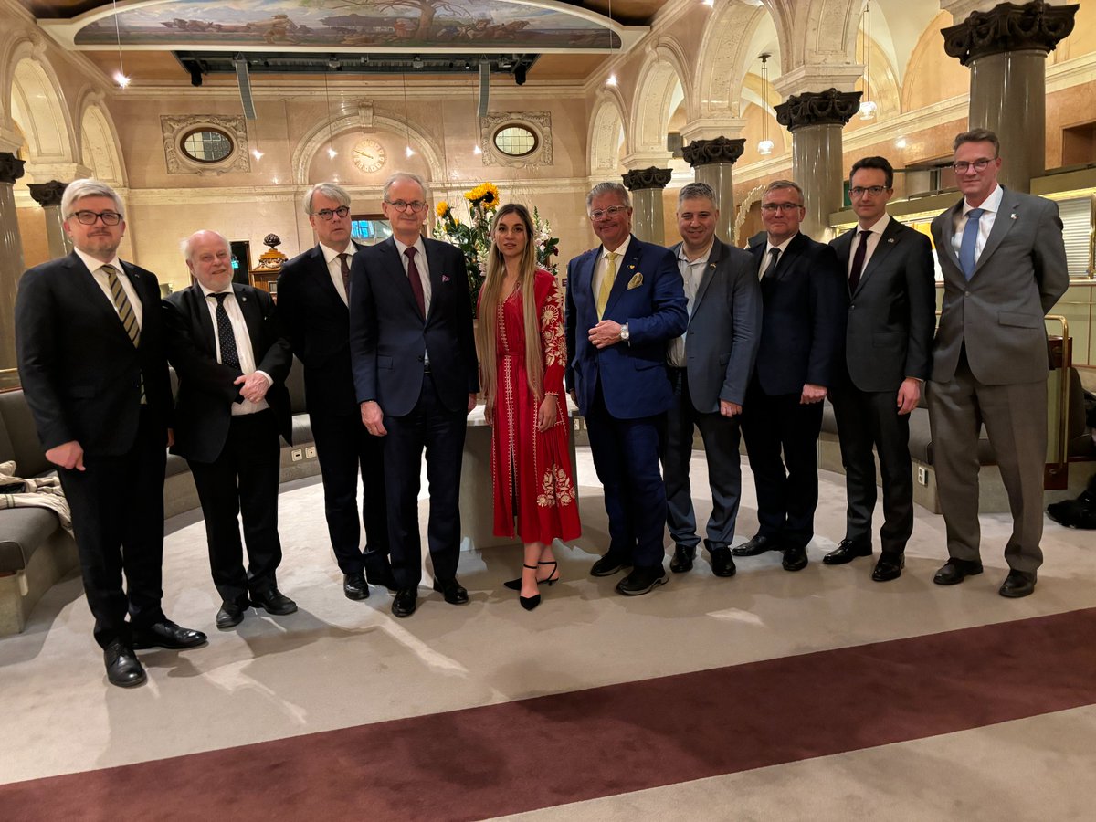 <a href="/Sverigesriksdag/">Sveriges riksdag</a> with <a href="/evgeny_director/">Evgeny Afineevsky</a>  of "Freedom on Fire: 🇺🇦's Fight for Freedom!" 

MUST 👀 documetary!

&amp; Anna Zaitseva who was w 4 month old son 65 days under 🇷🇺 agressor bombardment of Azovstal. 

MUST 👂story!

Demand immediate release of defenders of Azovstal!

Slava 🇺🇦!