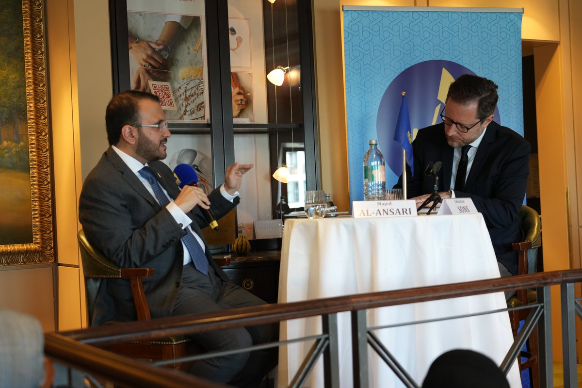 Black Coffee with Dr. Majed AL-ANSARI In response to current events, the @DivanCentre organized a #BlackCoffee session on October 17, 2023, with @majedalansari, spokesperson for the Qatari Ministry of Foreign Affairs. The discussion took place at Capital Club in Berlin. (1/3)