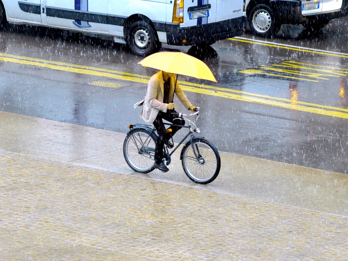 ☔️Fino alle ore 14:00 di domani prosegue l'allerta gialla (ordinaria) per rischio idrogeologico e per rischio temporali. Il COC - Protezione civile comunale è attivo per il monitoraggio di fiumi Seveso e Lambro e coordinare eventuali interventi ⚠️tinyurl.com/bdhrbfew