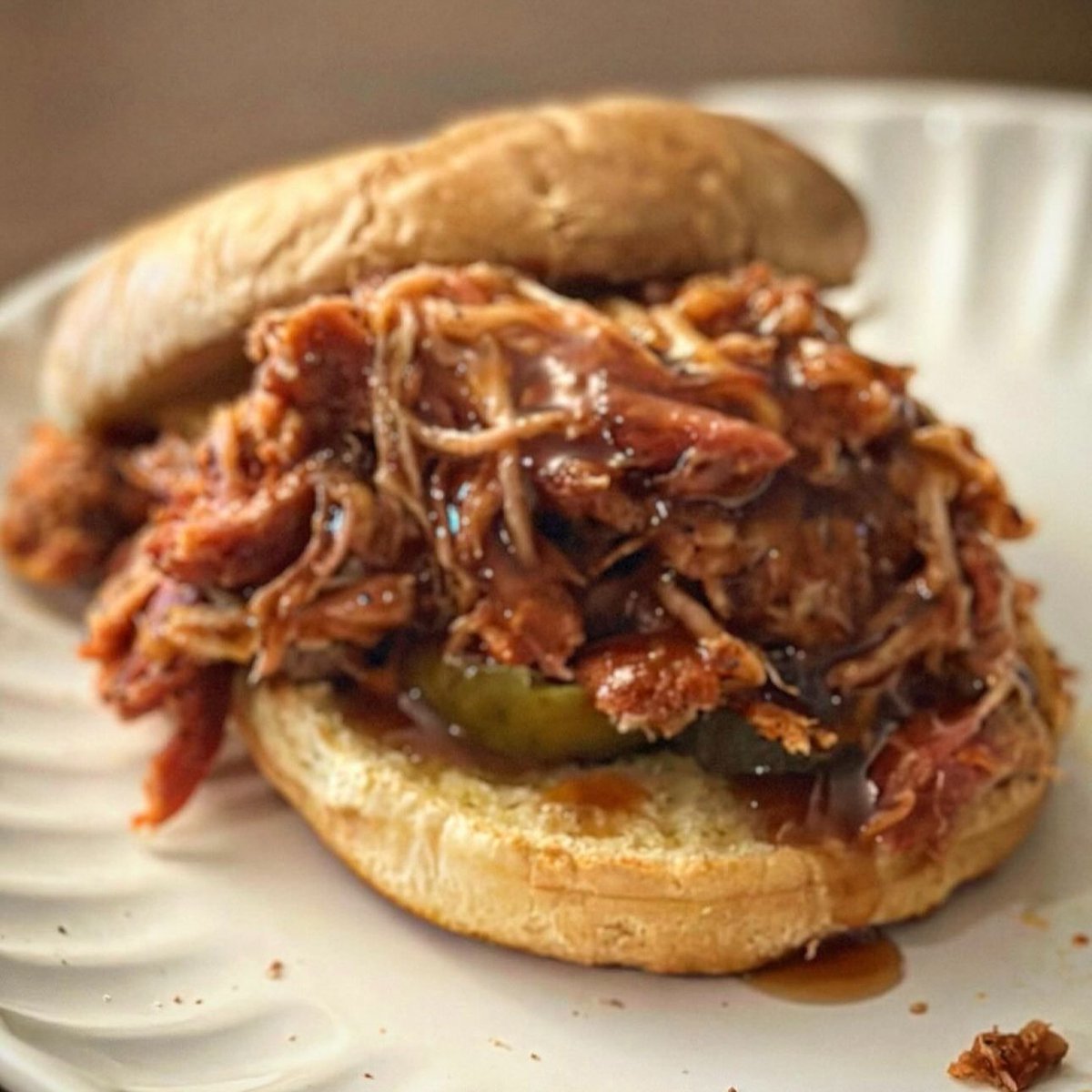 Check out these amazing pulled pork bombs from Grill Mark Co. 🤤 This little dude is an EXPLOSION of flavor 💣💥

#pulledpork #pulledporksandwich #repost #grillmarkco #kosmosq #itjustwins