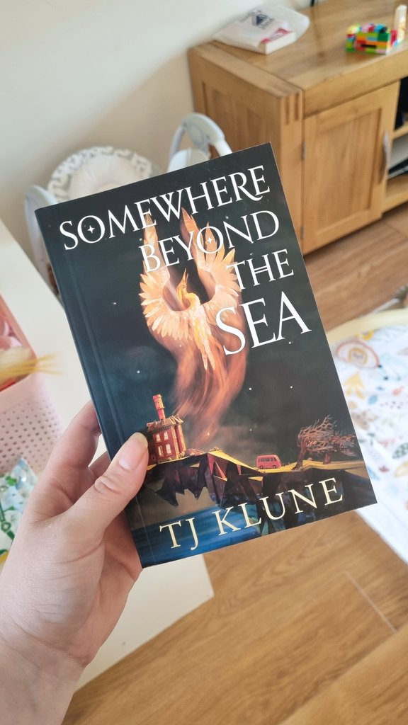 bookishbluebird's tweet photo. Just about to do the school run and this just arrived. Omg, omg, omg, omg, omg. I'm literally crying. Thank you so much to the #BookBreak team over at @panmacmillan. You have made my year. 😭 https://t.co/1ssrrEeXS2