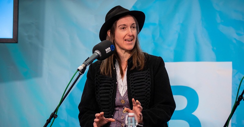 BBCFrontRow's tweet photo. Award-winning YA authors @ManonSteffanRos, Alex Wheatle, Anthony Horowitz and @FrancesHardinge joined @tds153 at @hayfestival to dig into the stories and issues inspiring young readers.
 
Don't miss it! 📻 @BBCRadio4 tonight at 7.15pm &amp; on @bbcsounds 🎧
 
https://t.co/Jf8DorrTvL