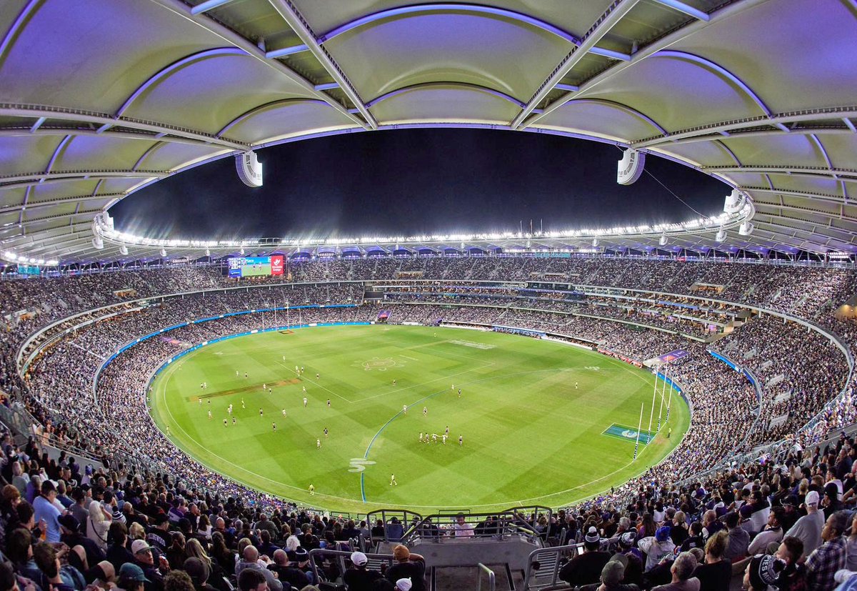 54,035 in attendance for tonight's clash between Walyalup and Collingwood.

The game ended with a draw. ⚓ 75 🥧 75

📷 Travis Hayto

#optusstadium #sirdougnichollsround