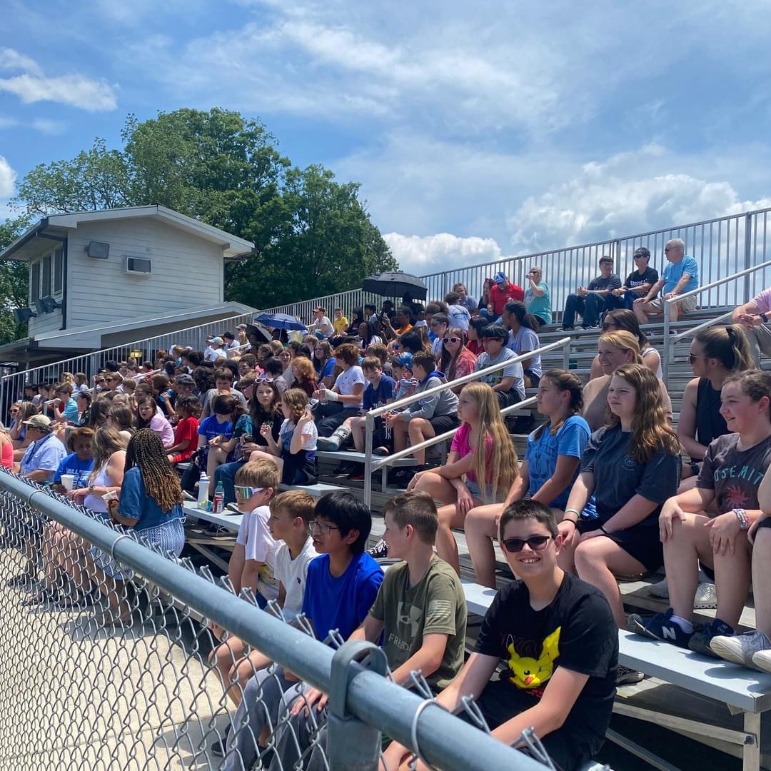 RealRMSFootball's tweet image. ROSSVILLE MIDDLE SCHOOL BULLDOGS SPRING FOOTBALL GAME IS IN THE BOOKS!  Blessed to have so many people come support our bulldogs 🏈🐶#developmentisKEY