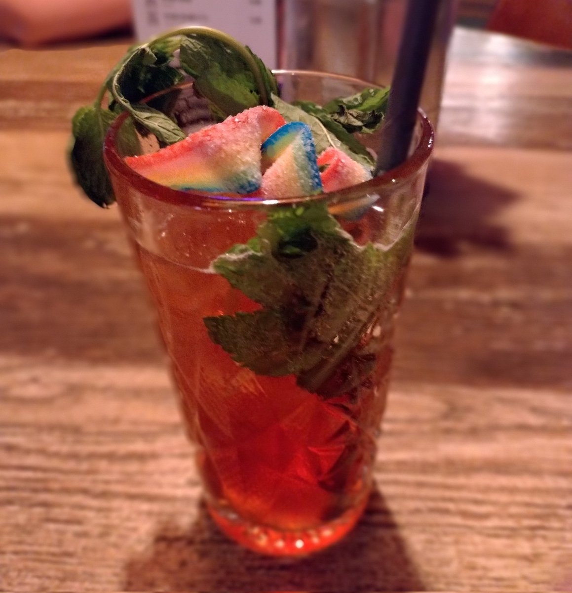 Mie78's tweet photo. #AfterWorks with friends... 😎☀️ Semester is almost done, just 6 more mornings... 🥳 https://t.co/W86vsgKxMK