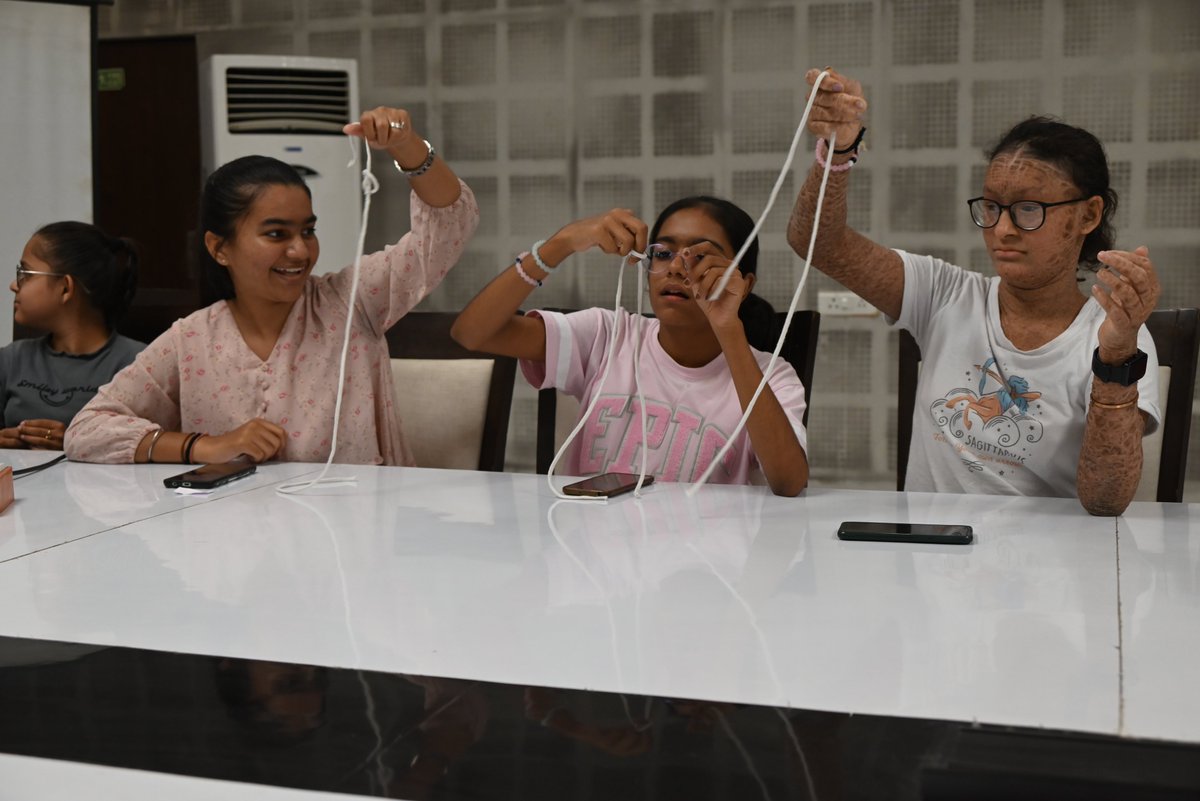 GujScienceCity's tweet image. In the engaging and interactive physics workshop hosted under the #summerscienceprogram at Gujarat Science City, budding young scientists delved into the fascinating world of physics.
#chalosciencecity @indiadst @dstgujarat @jbvadar @InfoGujarat @drvrajesh
