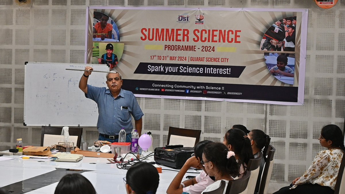 GujScienceCity's tweet image. In the engaging and interactive physics workshop hosted under the #summerscienceprogram at Gujarat Science City, budding young scientists delved into the fascinating world of physics.
#chalosciencecity @indiadst @dstgujarat @jbvadar @InfoGujarat @drvrajesh