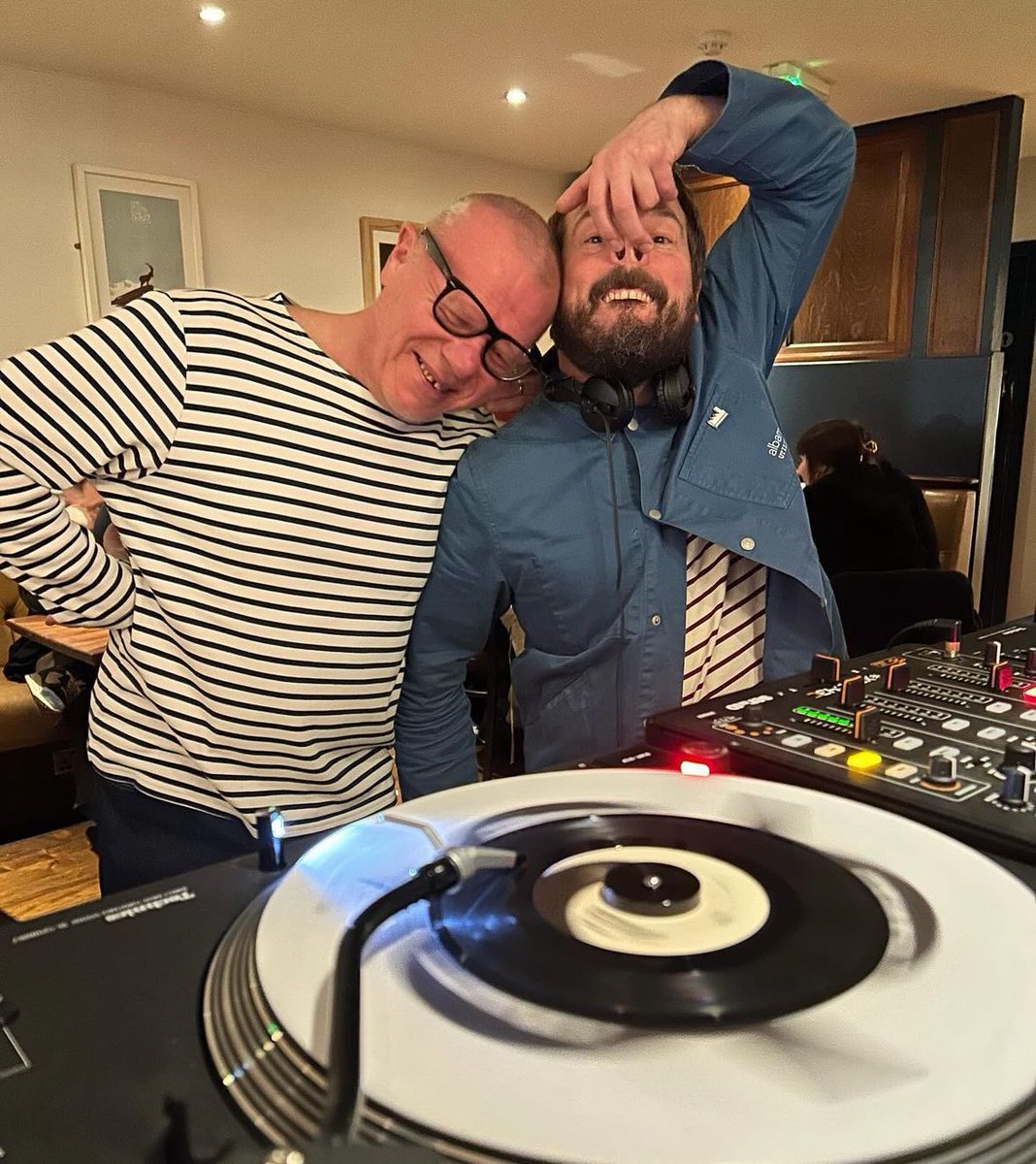 🚨🚨🚨 BREWTAP NEWS 🚨🚨🚨 Always a popular sighting - the irreplaceable, irreplicable Devils Jukebox lads @cmcutandpasted & @fritzgreatlakes will be gracing the decks at the Brewtap on Friday 31st May