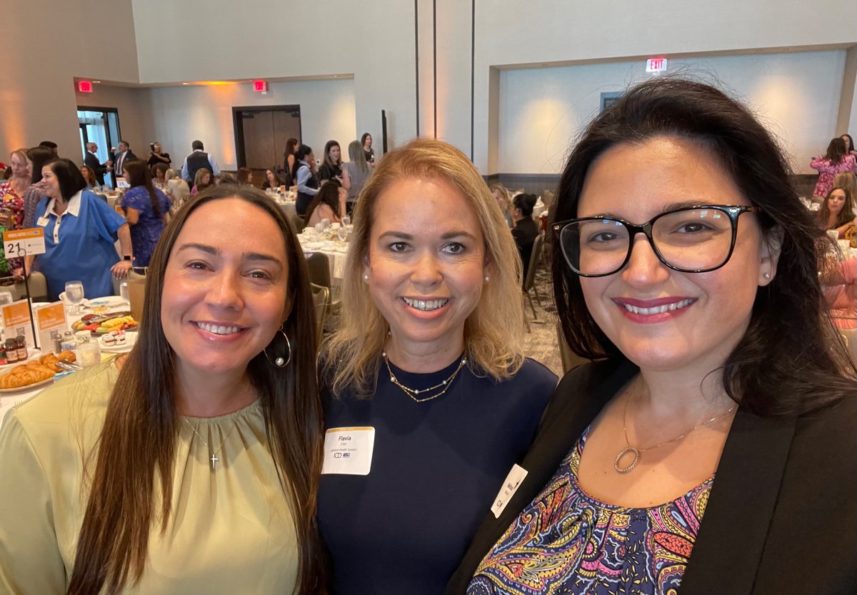 Over 500+ strong women united at @UnitedWayMiami Women's United Breakfast yesterday. AFP Miami members supporting chapter organization members of United Way Miami. Great talk with co-founder, Alexandra Wilkis Wilson of @GLAMSQUAD. #afpmiami #wub24 #unitedwaymiami #womenunited