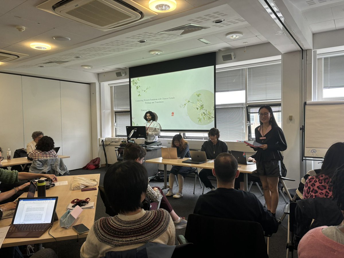 Panel 1 of #knots2024 <a href="/WarwickSMLC/">Warwick SMLC</a> postgraduate symposium 

<a href="/Airelle_Amdr/">Airelle Amédro</a> <a href="/VasinyaX/">Yaqi Xi</a> <a href="/Paola_Sanges/">Paola Sanges</a> <a href="/tanx5659/">Xiaoyan Tan</a>