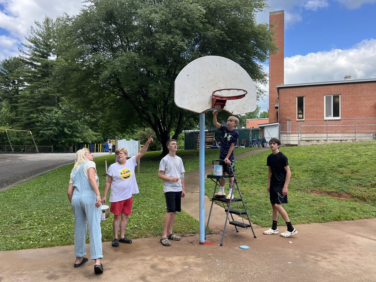RootEdNC's tweet image. It’s a beautiful morning for updating the basketball court at Marion Elementary! It’s amazing what a difference a coat of paint makes.