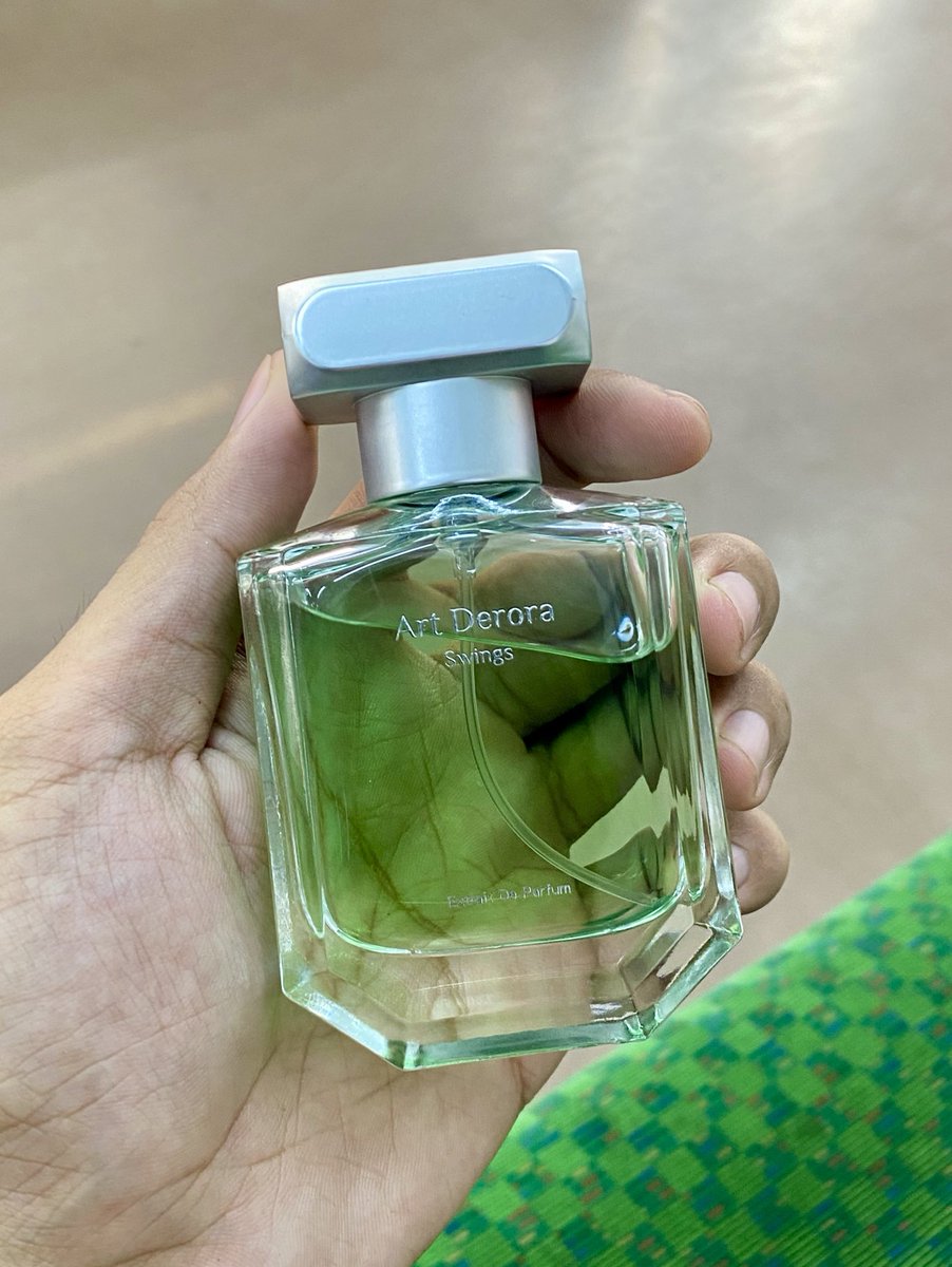 Ini parfum lewat mulu gak di TL lo? Jujur gue udh liat 2-3 kali, ada yang full review, akhirnya gue coba dan ini review gue ⤵️

Wanginya kaya warna di botolnya! Seger, enak, dan aman di kulit gak gatel. Aman juga buat org2 yang commuting baunya gabikin pusing sekitar 🥵👍