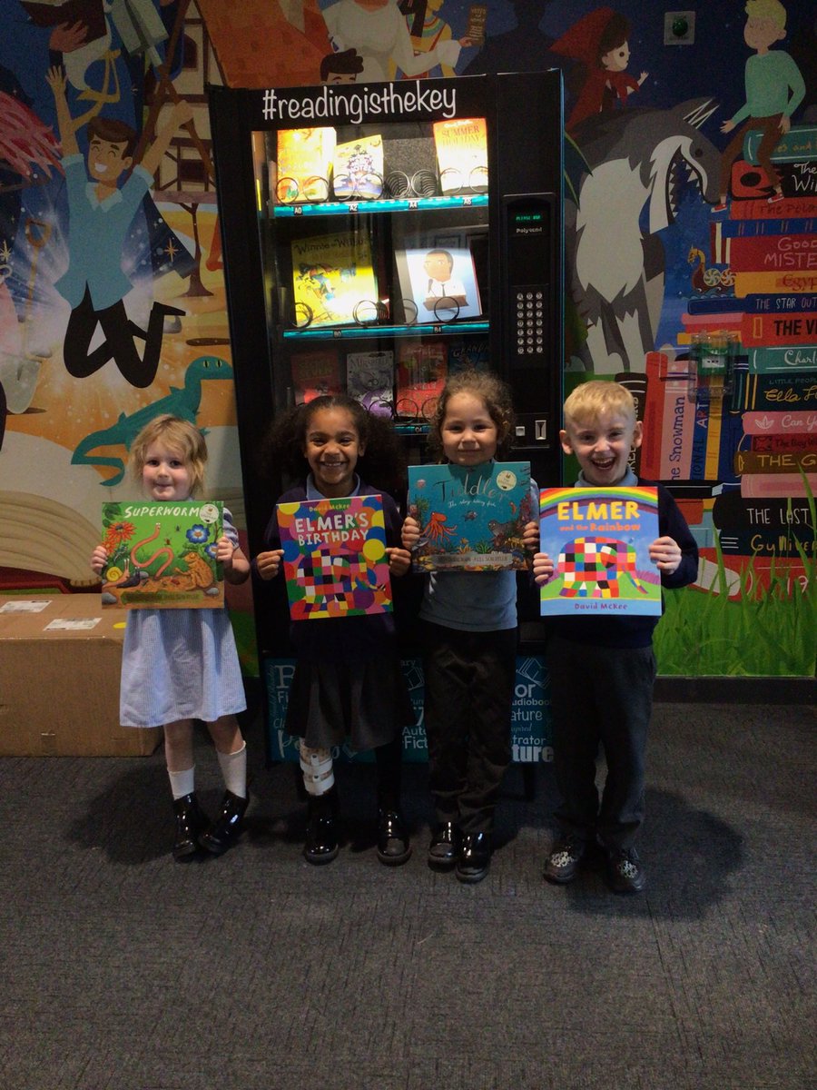 Our reading raffle winners for Spring 2 and Summer 1. Just look at those proud faces! @Inspire_Ashton @MrsLordTAEYFS #WeLoveReading #readingisthekey 📚❤️