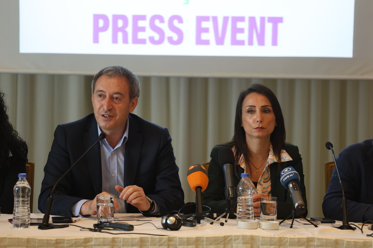 Our Co-Chairs Tülay #Hatimoğulları and Tuncer #Bakırhan met with the members of international media in Istanbul. They shared their views on the unlawful Kobani Trial verdicts, the Kurdish issue, and other current developments and answered journalists' questions.