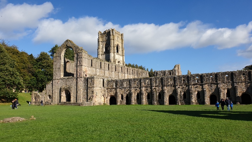 DalesBus's tweet image. Eastern DalesBus 825 is back for the summer, running from York, Knaresborough and Harrogate to Brimham Rocks, Fountains Abbey, Hackfall, Masham, Jervaulx Abbey, Middleham, Leyburn and Richmond every Sunday and Bank Holiday. 
dalesbus.org/825
Single fares all just £2.