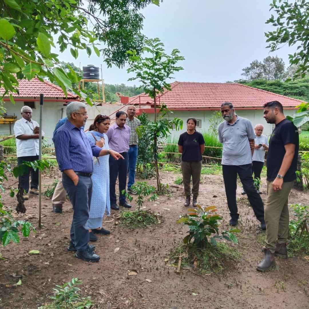 sicc_coffee's tweet photo. The South India Coffee Company was proud to host a distinguished delegation from the Indian Department of Commerce, led by Secretary Mr. Sunil Barthwal. Accompanying Mr. Barthwal were Additional Secretary Mr. Amardeep Singh Bhatia, Director Mr. Neeraj Gaba, and Mrs. Barthwal. https://t.co/WFUowqFY1f