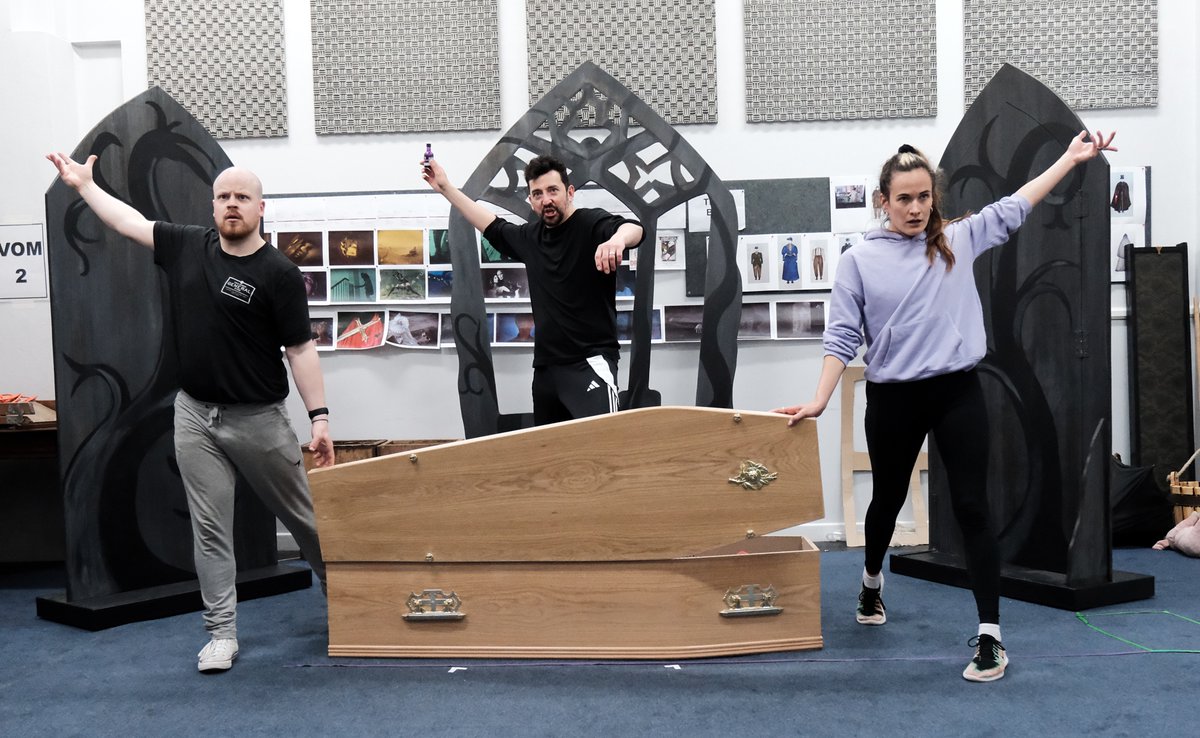 Well *hello* Bank Holiday weekend; we've been expecting you...🦇 . . . Dracula: The Bloody Truth in rehearsals | @bartpics_uk @TurnstoneMedia @KillianMacardle @runcornchris @AnnieKirkman @octagontheatre
