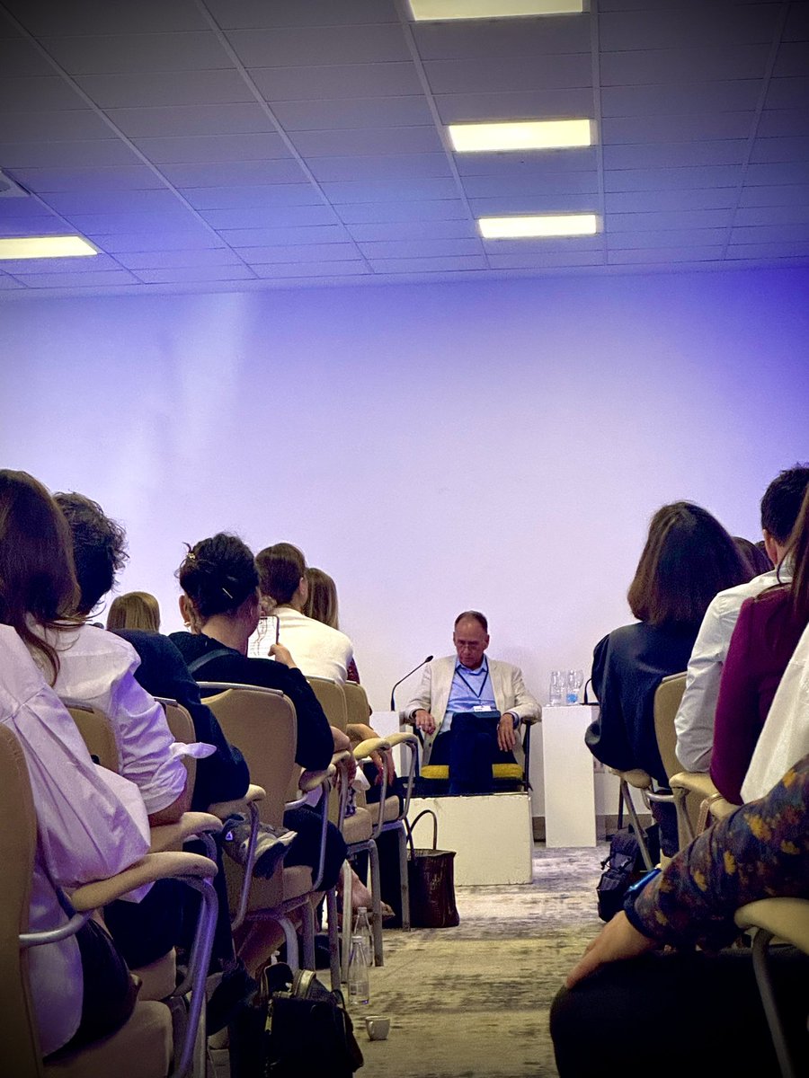 BalkanFreeMedia's tweet image. Mark Nelson @MarkNMediaDev discusses transnational support and #media assistance at the @MediaGFMD meeting during #IPIWoCo in Sarajevo.  @BalkanFreeMedia #MediaDevelopment #GlobalCooperation