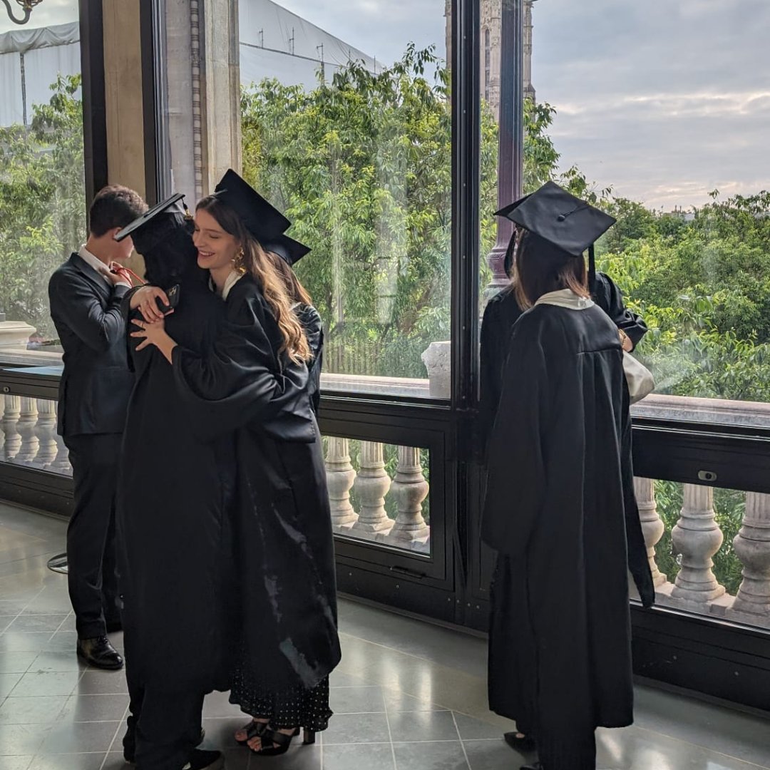 Félicitations Class of 2024! 🎓🤩 So proud to celebrate your achievements today, and excited to welcome our newest @AUPAlumni! #Classof2024 #Commencement #AUPAlumni #AUP2024