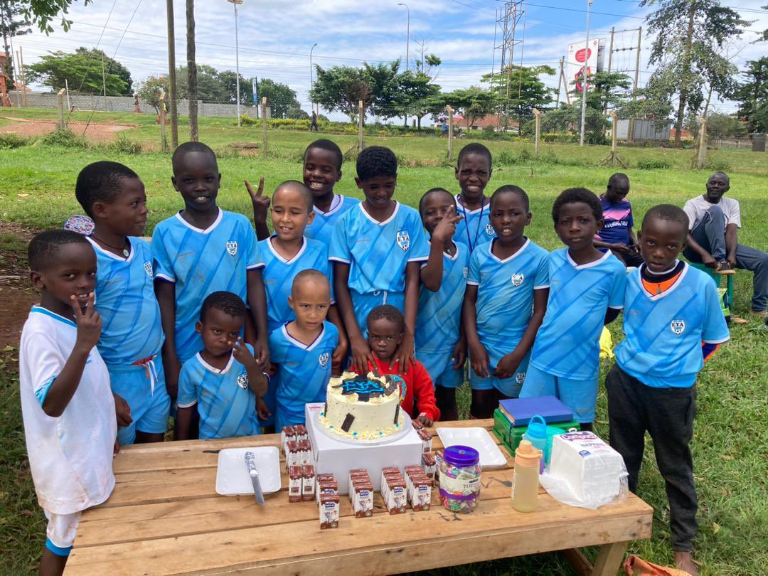EntebbeyoungAca's tweet photo. Our holiday training sessions send off as school times resume 🎂😍 https://t.co/FWQ1m1vgA9