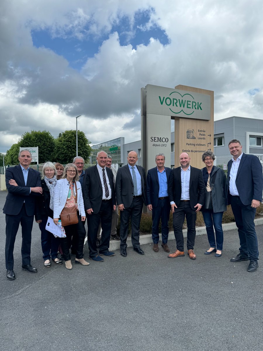 Chez Vorwerk/Thermomix, à Cloyes-les-Trois Rivières site historique et à Donnemain-Chateaudun site en cours d'installation, avec Christophe GRUDLER, député européen mobilisé sur la réindustrialisation, 'l'industrial deal', la mise en place d'écosystèmes. Continuons à innover.