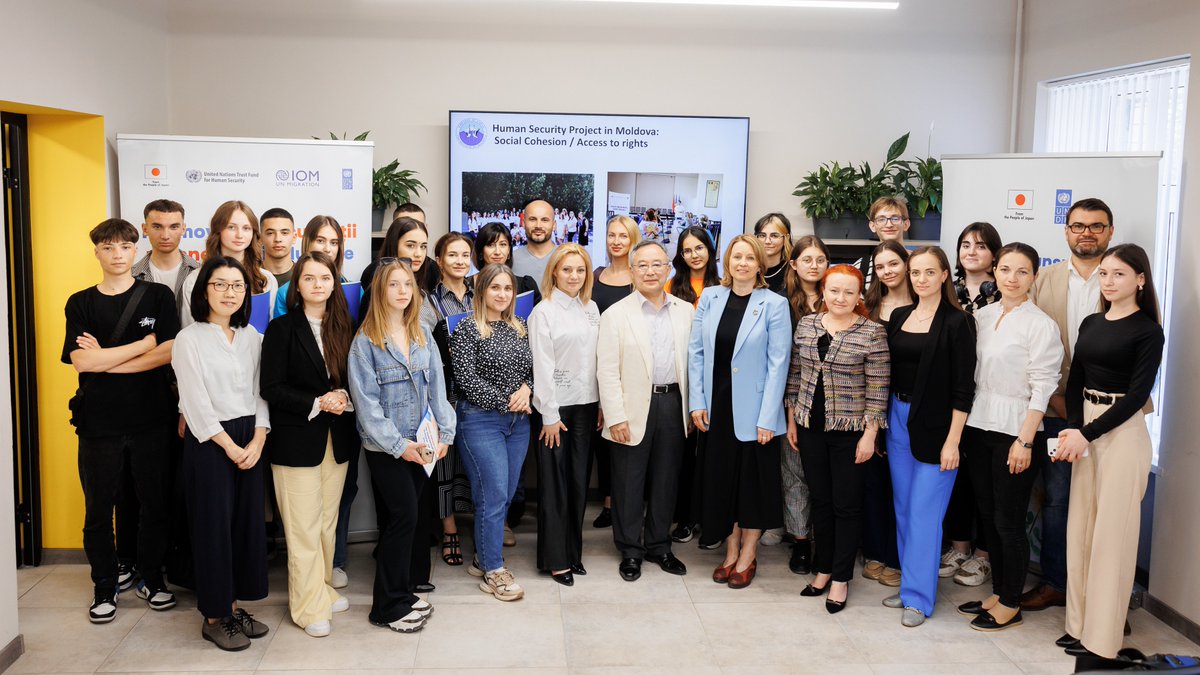 Let's reflect on the #humansecurity challenges we face today and how we should address them - the message to young professionals and activists in Cahul delivered by @andrea_cuzyova & 🇯🇵Ambassador Yamada Yoichiro at a public lecture organized by UNDP.