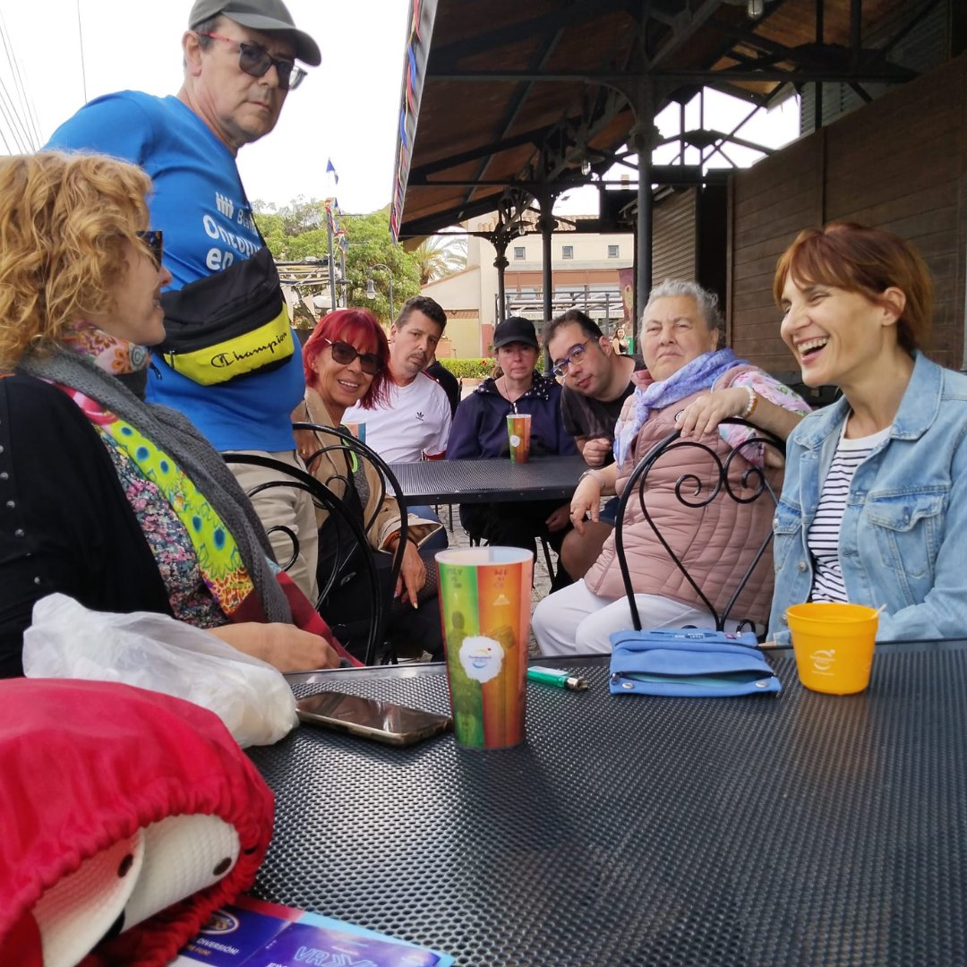 Ass_fsmental's tweet image. El dijous 23 de maig, alguns usuaris dels Clubs Socials de Blanes i el Cercle van fer una sortida a #Portaventura. Van gaudir d&apos;un dia fantàstic! Agraïm a la @fundacionportaventura la seva col·laboració cap als usuaris de la nostra entitat. #salutmental #sortides #respirfamiliar