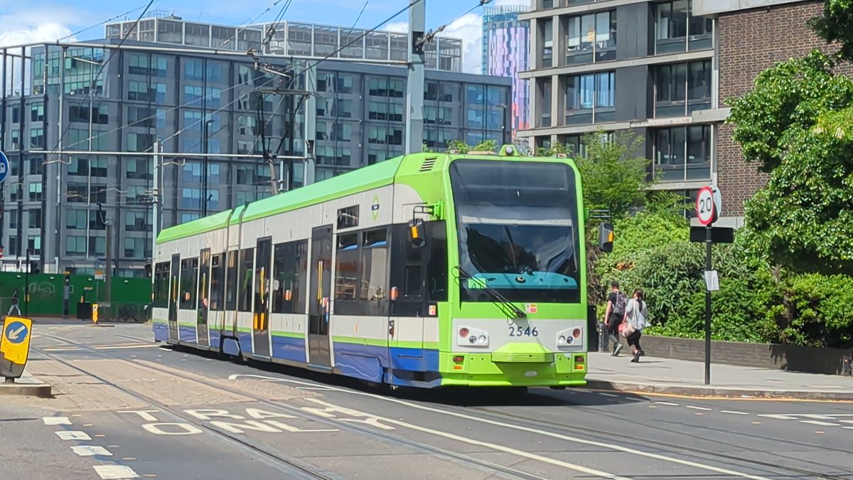 First visit of the day was to Croydon for a bit of Tram action. These couple are seen just up from East Croydon station.