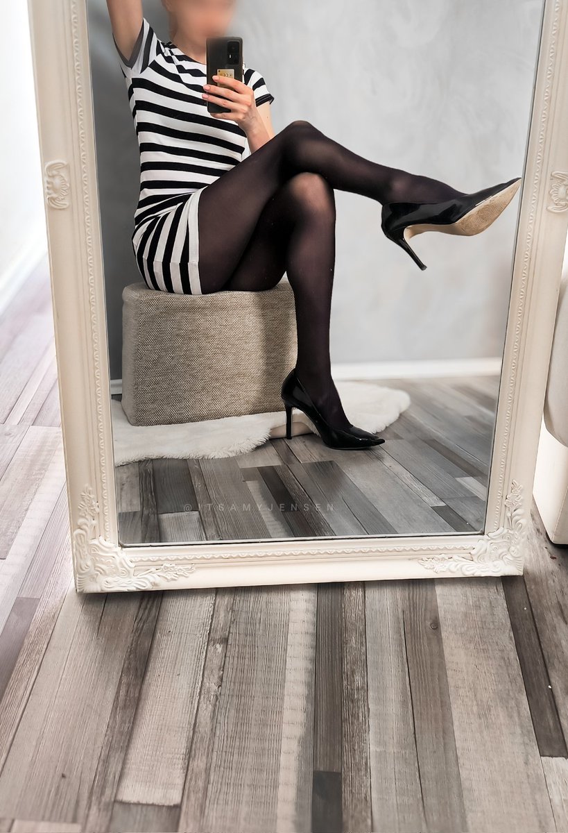 Amyjensen001's tweet photo. Hold my heels 👠 https://t.co/NpyMlNpFNG