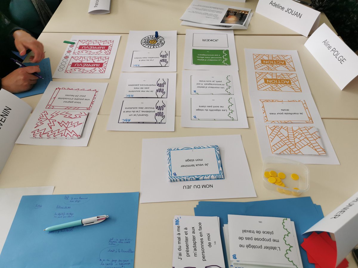 [ACTU] Cette semaine nous avions le plaisir d’accueillir à l’IFPEK, l’équipe👥 du projet MhanAcess, qui testait le prototype d’un jeu coopératif 🤝 qui aura pour but d’expliquer les différentes causes du handicap.

#handicap #giffoch #mhanaccess #projet #collaboration #jeu